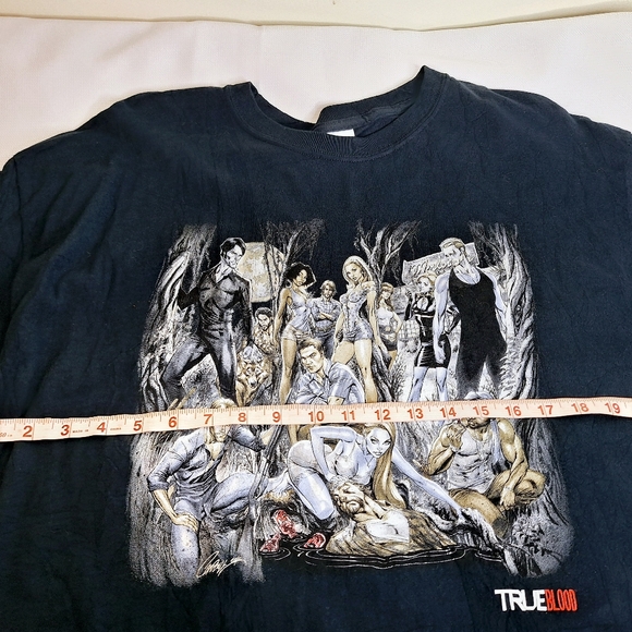 True Blood Series"A True Fan" Cook book and tee-shirt bundle. - Picture 3 of 15